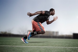 欧博官网网站-蒂姆回归赛场，精彩发挥首场状态亮眼，FPX观众沸腾！