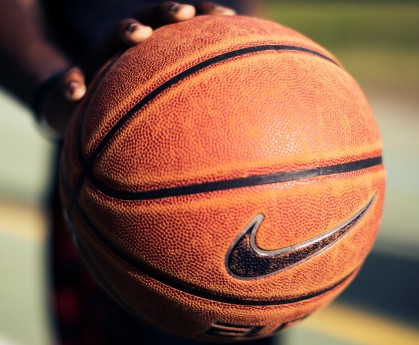 欧博官网网站-哈登迎来二十赛季高光表现，西班牙队球迷沸腾！